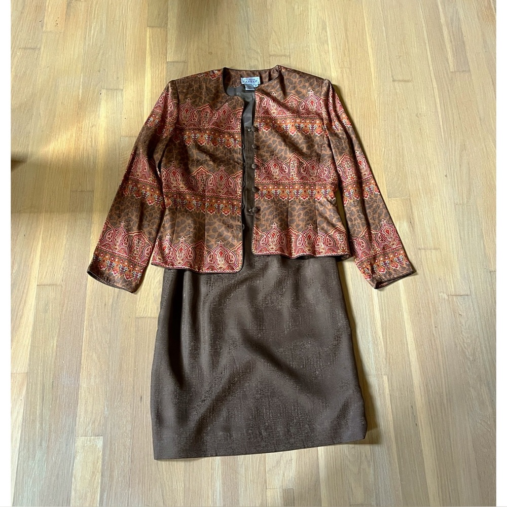 100% SILK Adrianna Papell Multicolor Patterned Jacket